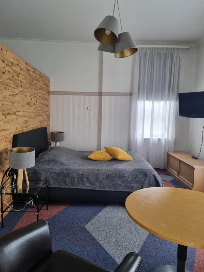 Hotell De Tolly Tõrve Eksteriør billede