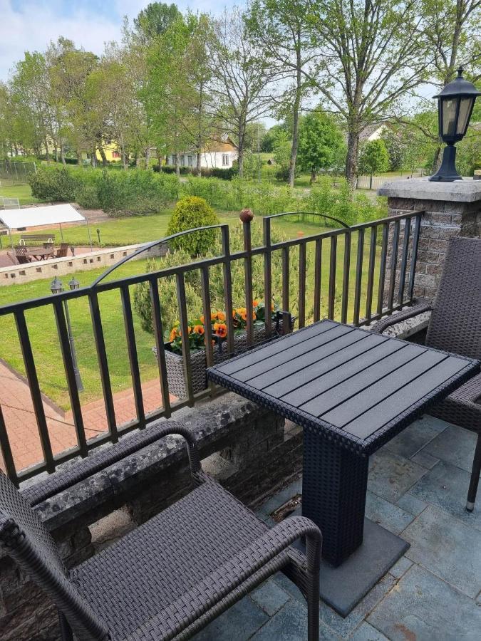 Hotell De Tolly Tõrve Eksteriør billede